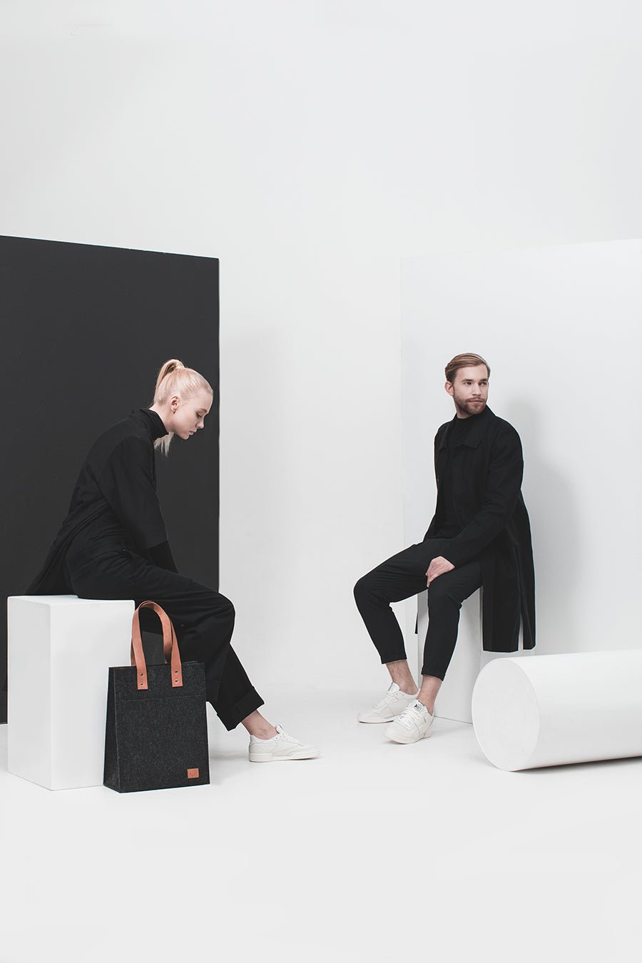 HENNES toteväska från Nordhale i filt med läderdetaljer - Stadspuls